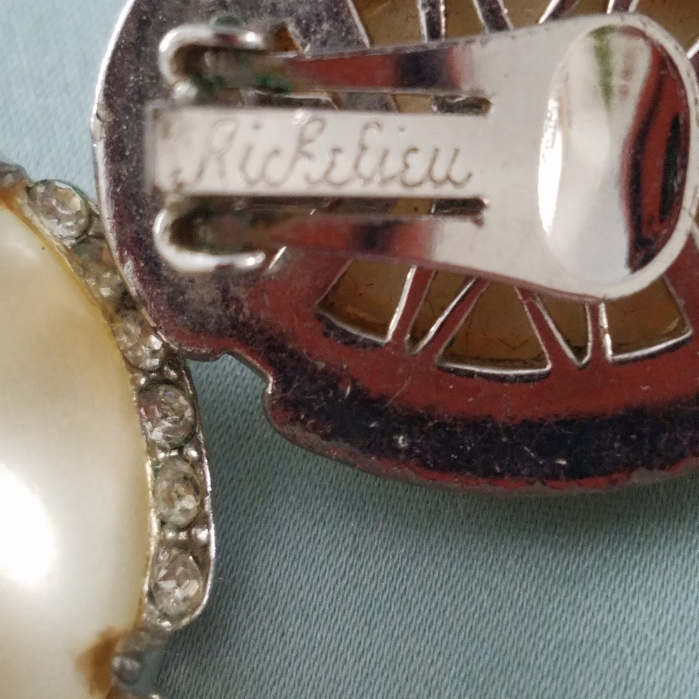 Vintage Richelieu Clip On Earrings - image 2